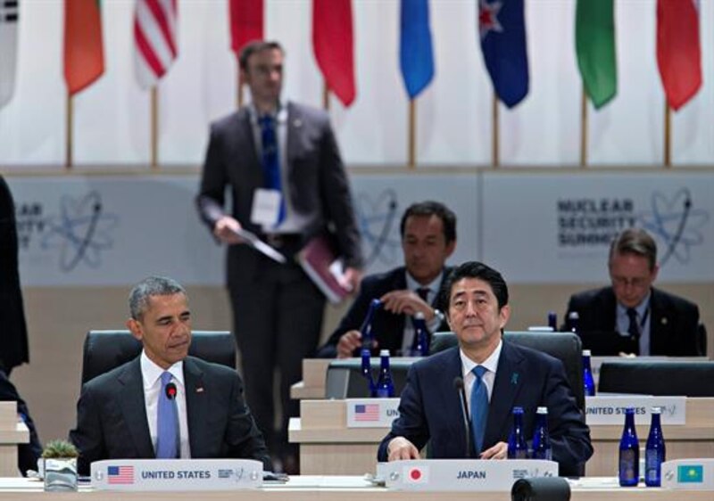 El presidente Obama y el primer ministro Abe asisten a la Cumbre de Seguridad Nuclear