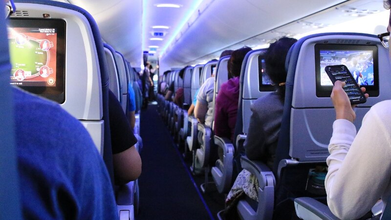 Pasajeros en un avión
