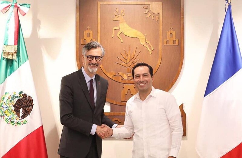 El presidente de México, Andrés Manuel López Obrador, se reúne con su homólogo francés, Emmanuel Macron.