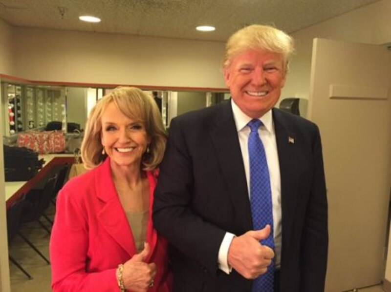 Trump y Clinton se reúnen en un camerino