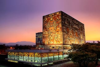 Facultad de Economía UNAM suspende clases por amenaza de bomba