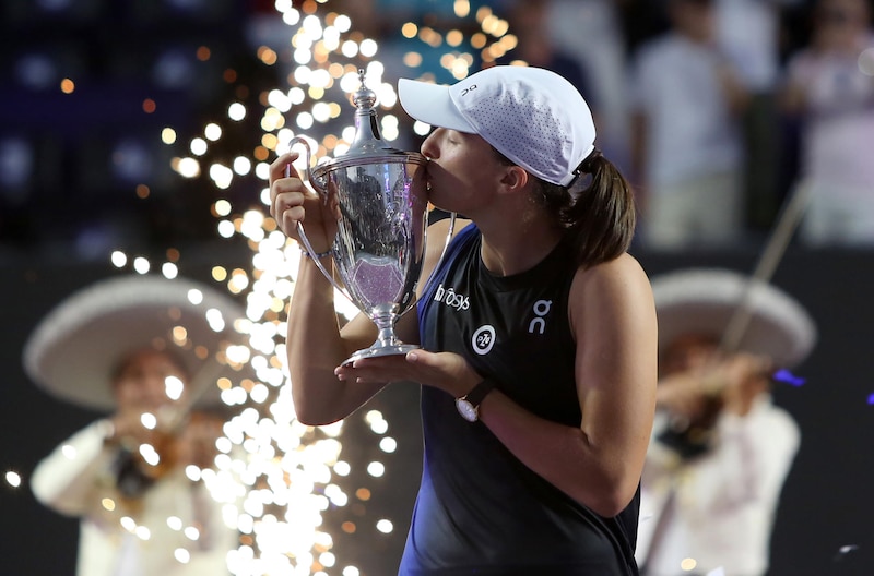 La tenista española Paula Badosa celebra su victoria en el torneo WTA 1000 de Guadalajara