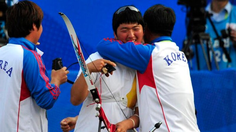 Corea del Sur gana la medalla de oro en tiro con arco por equipos masculino