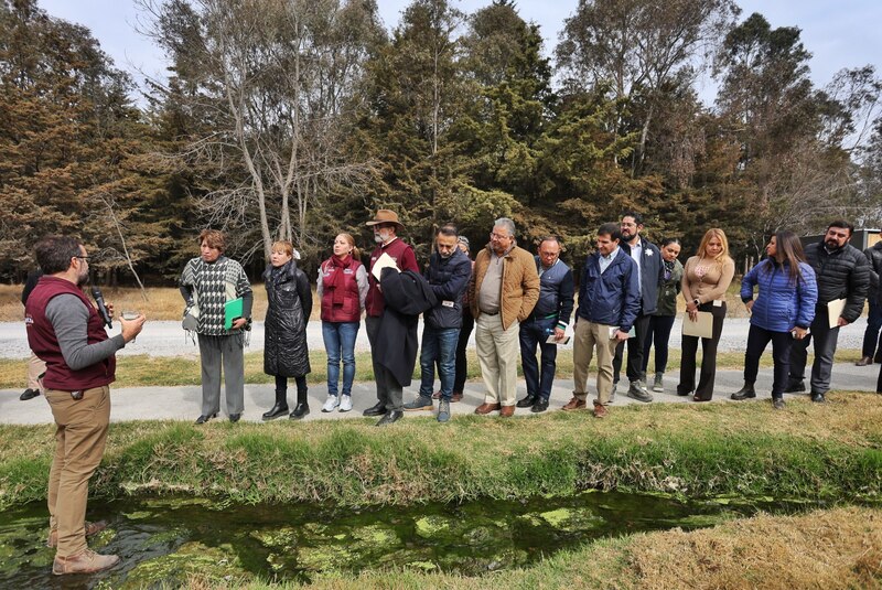 Expertos analizan la calidad del agua en el río