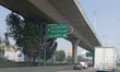 Agandallan entrada a la autopista México-Querétaro y obligan a automovilistas a pagar por incorporación