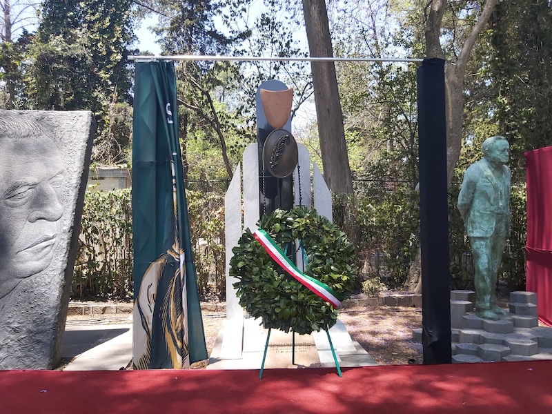 Monumento a Sor Juana Inés de la Cruz
Homenaje a Sor Juana Inés de la Cruz
Ofrenda floral a Sor Juana Inés de la Cruz
Celebración del natalicio de Sor Juana Inés de la Cruz
Muerte de Sor Juana Inés de la Cruz
Legado de Sor Juana Inés de la Cruz
Impacto de Sor Juana Inés de la Cruz en la literatura
Sor Juana Inés de la Cruz y el feminismo
Sor Juana Inés de la Cruz y la educación
Sor Juana Inés de la Cruz y la religión