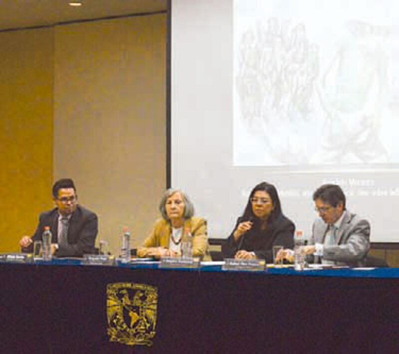 Mesa redonda sobre el impacto de la tecnología en la educación