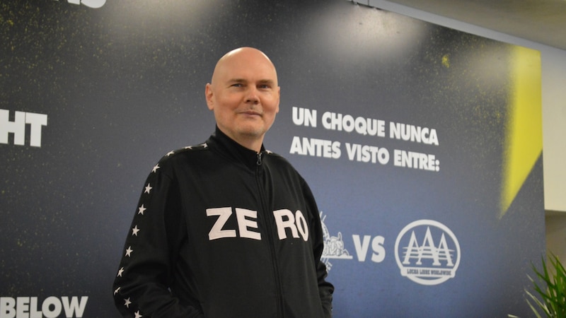 El vocalista de Smashing Pumpkins, Billy Corgan, con Zero y AAA