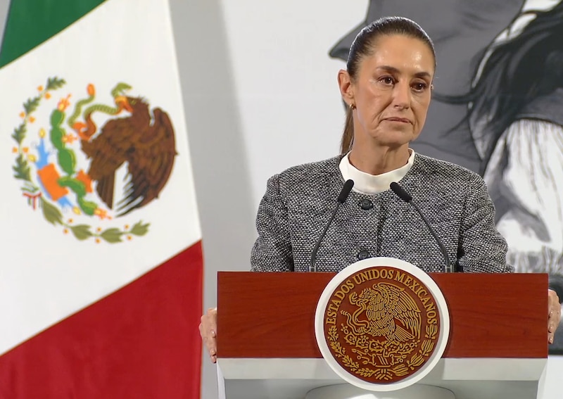 Claudia Sheinbaum hablando en conferencia de prensa