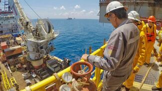 Pemex elevó 21.9% la refinación de crudo en el primer trimestre del año