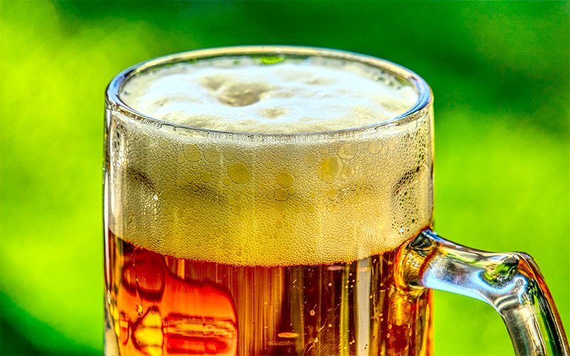 Cerveza artesanal espumosa