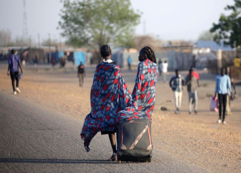 Refugiados africanos huyendo de la guerra