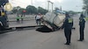 Socavón de más de 4 metros interrumpe carriles centrales de Calzada Ignacio Zaragoza