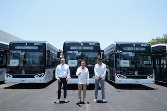 Puerto Vallarta estrena 19 autobuses eléctricos y activa el primer sistema de electromovilidad del estado fuera del AMG