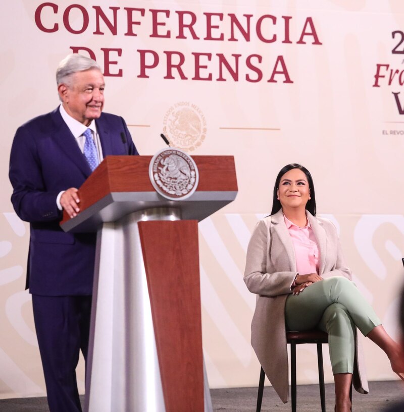 AMLO y Ebrard ofrecen conferencia de prensa en Palacio Nacional