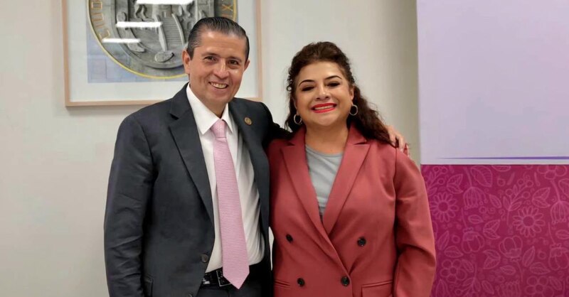 El presidente municipal de Querétaro, Luis Nava, se reúne con la diputada federal, Sonia Rocha.