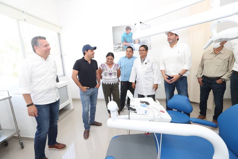 El gobernador inaugura una nueva clínica dental en la ciudad
