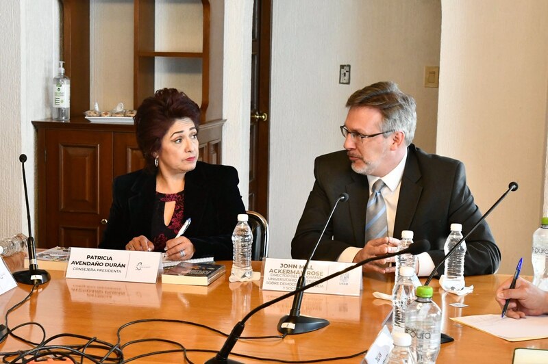 Reunión de trabajo entre la Consejera Presidenta del INE, Patricia Avendaño Durán, y el Director del Programa Universitario sobre Democracia y Sociedad de la UNAM, John Ackerman Rose.
