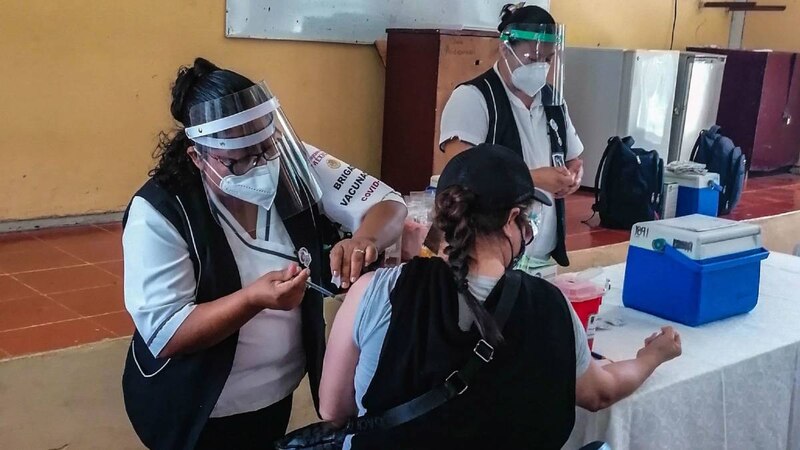 Jornada de vacunación contra el COVID-19 en El Salvador