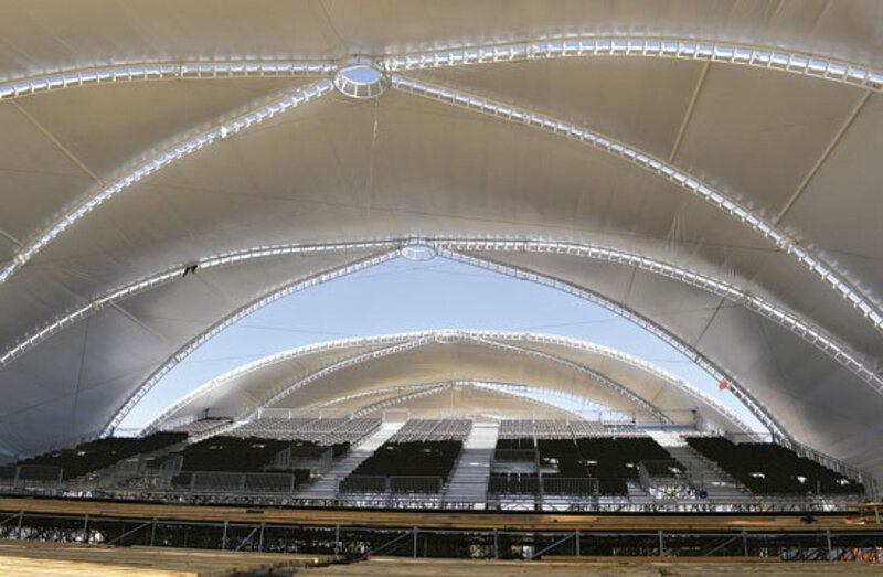 Un estadio cubierto con una membrana de ETFE