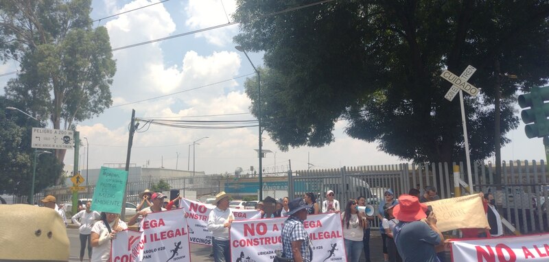 Protesta contra la construcción de un desarrollo inmobiliario en la Ciudad de México
