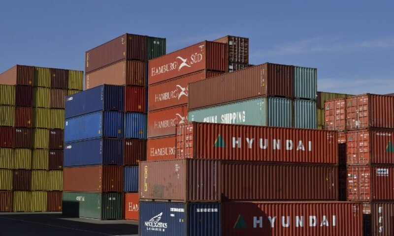 Contenedores en el puerto