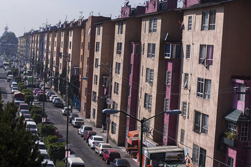 Edificios de apartamentos en una ciudad