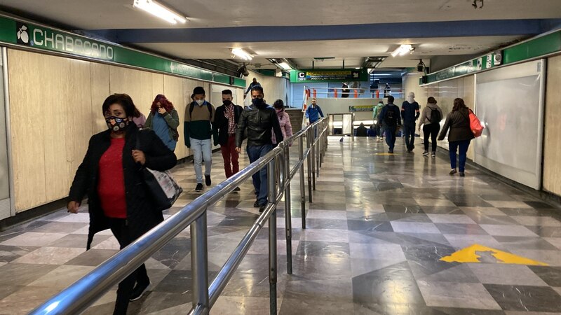 Pasajeros en el metro de la Ciudad de México