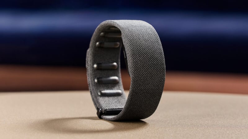 Meta Neural Brand. La pulsera inteligente de los Meta Ray-Ban permitirá controlar el dispositivo con gestos en la muñeca.