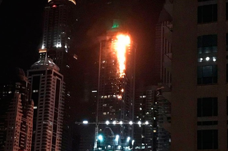 Incendio en un rascacielos de Dubai