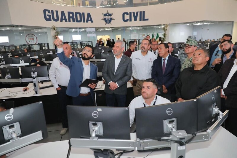 Visita del presidente a las instalaciones de la Guardia Civil