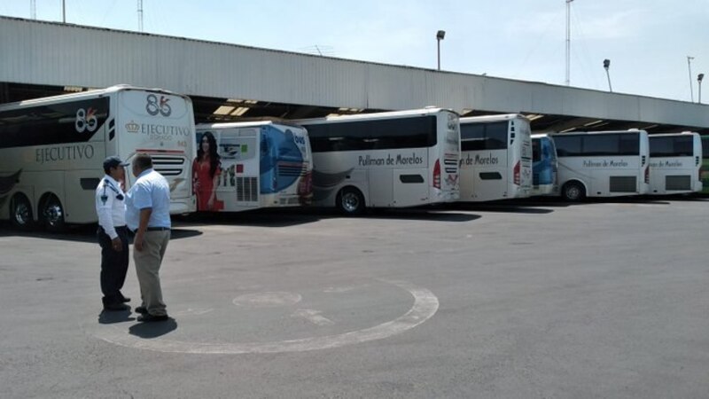 Autobuses en una estación