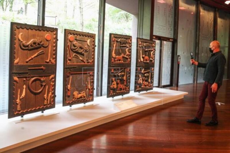 Puertas talladas mayas