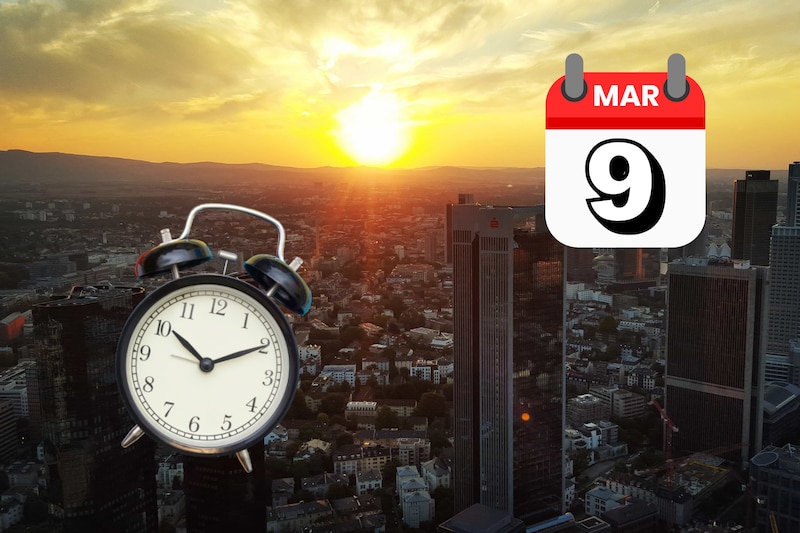 El amanecer de una ciudad y un reloj y un calendario del mes de marzo para simbolizar el cambio de horario de verano