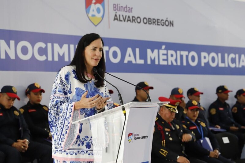 La alcaldesa de Álvaro Obregón, Lía Limón, encabeza ceremonia de reconocimiento a policías