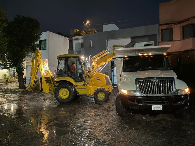 Lluvias en la Ciudad de México dejan calles inundadas y caos vial