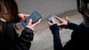 Estudio indica que los niños con control parental del celular duermen y estudian mejor
