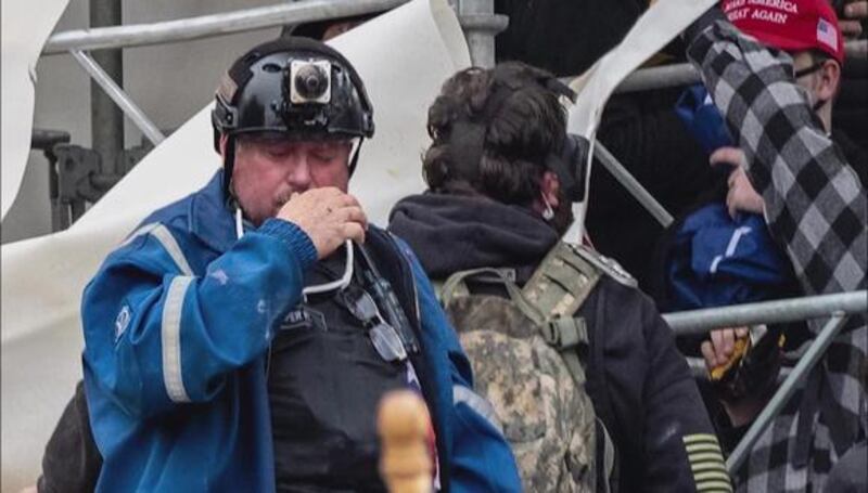 La policía dispersa a los manifestantes en el Capitolio de los Estados Unidos