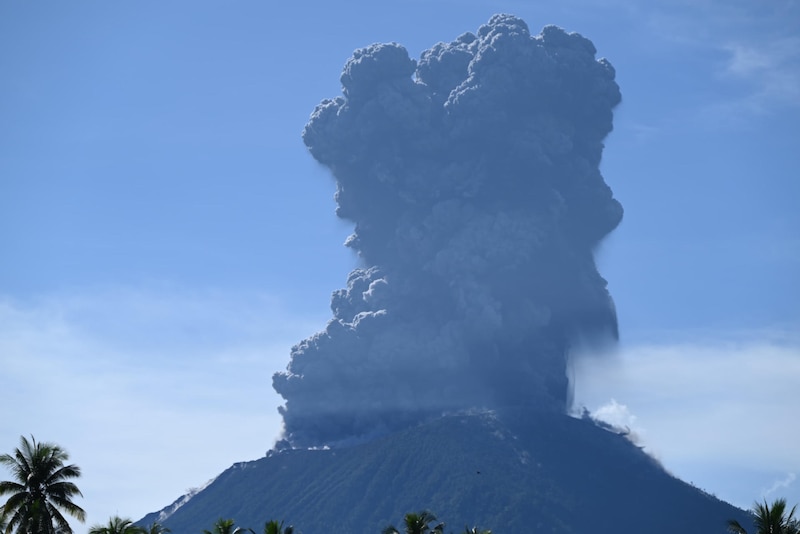 Volcán en erupción
