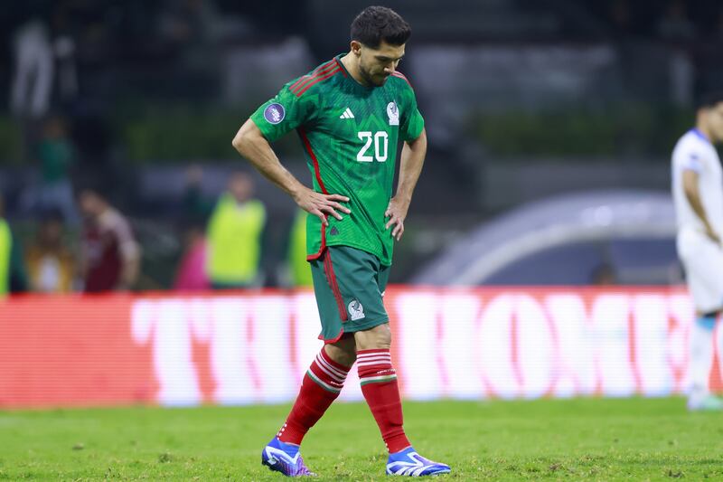 ¡Chicharito Hernández, el héroe de México!