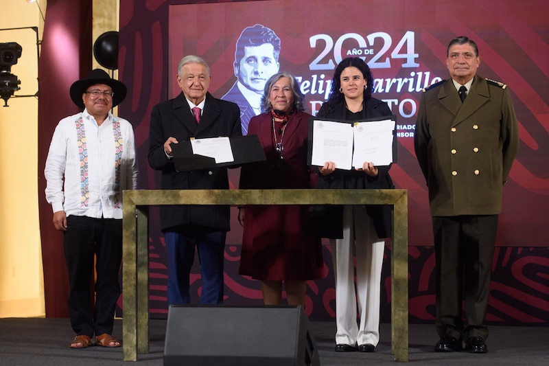 El presidente López Obrador encabeza la ceremonia de firma del Acuerdo por el Bienestar y el Desarrollo de los Pueblos Indígenas