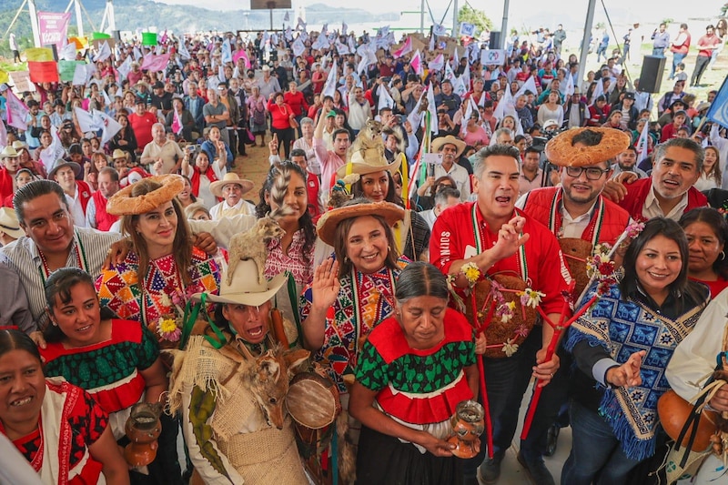 Multitudinario evento de campaña de la candidata presidencial Xiomara Castro