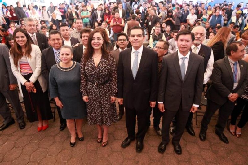 Entrega de reconocimientos a docentes del Estado de México
