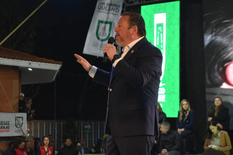 El candidato a la presidencia por el partido Verde, Luis Gerardo Quijano, pronuncia un discurso ante sus seguidores.