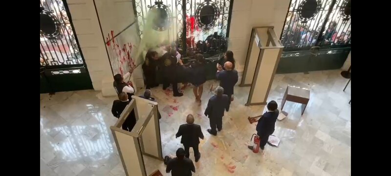 Ataque con cuchillo en el Capitolio deja varios heridos