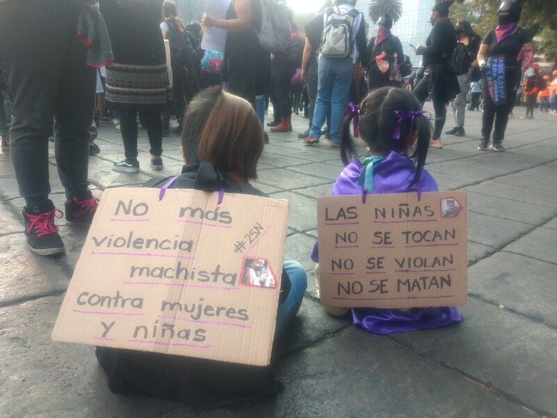 Niñas mexicanas protestan contra la violencia de género