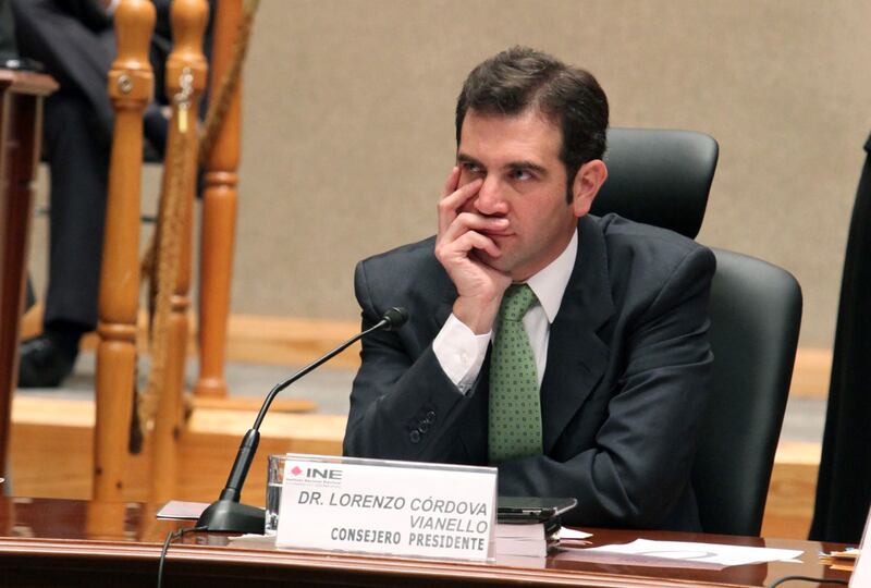 El Consejero Presidente del INE, Lorenzo Córdova Vianello, durante una sesión del Consejo General.