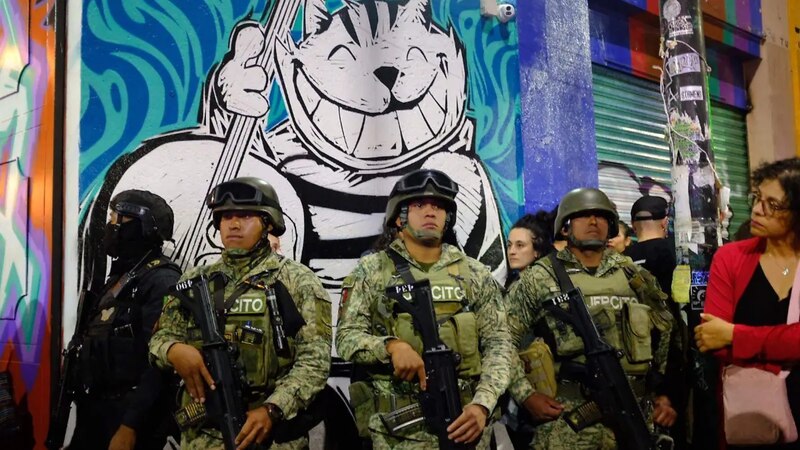 Elementos del Ejército arribaron hasta las instalaciones del Multiforo Alicia para desalojar a los asistentes