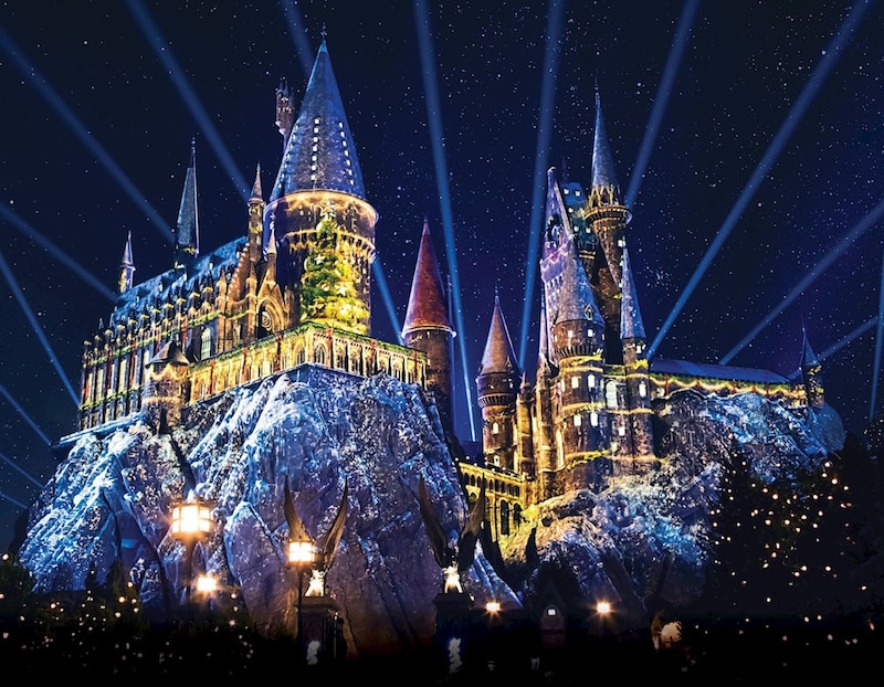 El castillo de Hogwarts en la noche