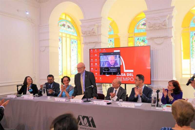 Presentación del libro "La Casa del Tiempo" de Olga Adriana Hernández